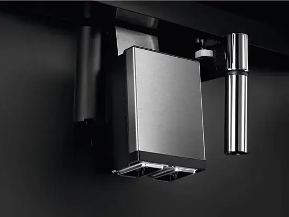 Встраиваемая кофемашина Electrolux EBC85X