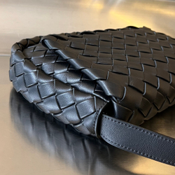 Bottega Veneta Small Cobble Messenger 27 cm