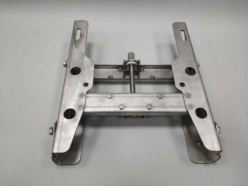 Транец водометный регулируемый средний до120кг 70л