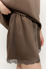 Шорты с кружевом