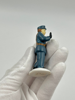 Фигурка Полицейский Department 56