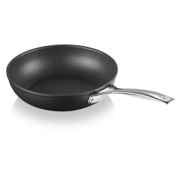 Le Creuset Сковорода с антипригарным покрытием PRO глубиной 24см.