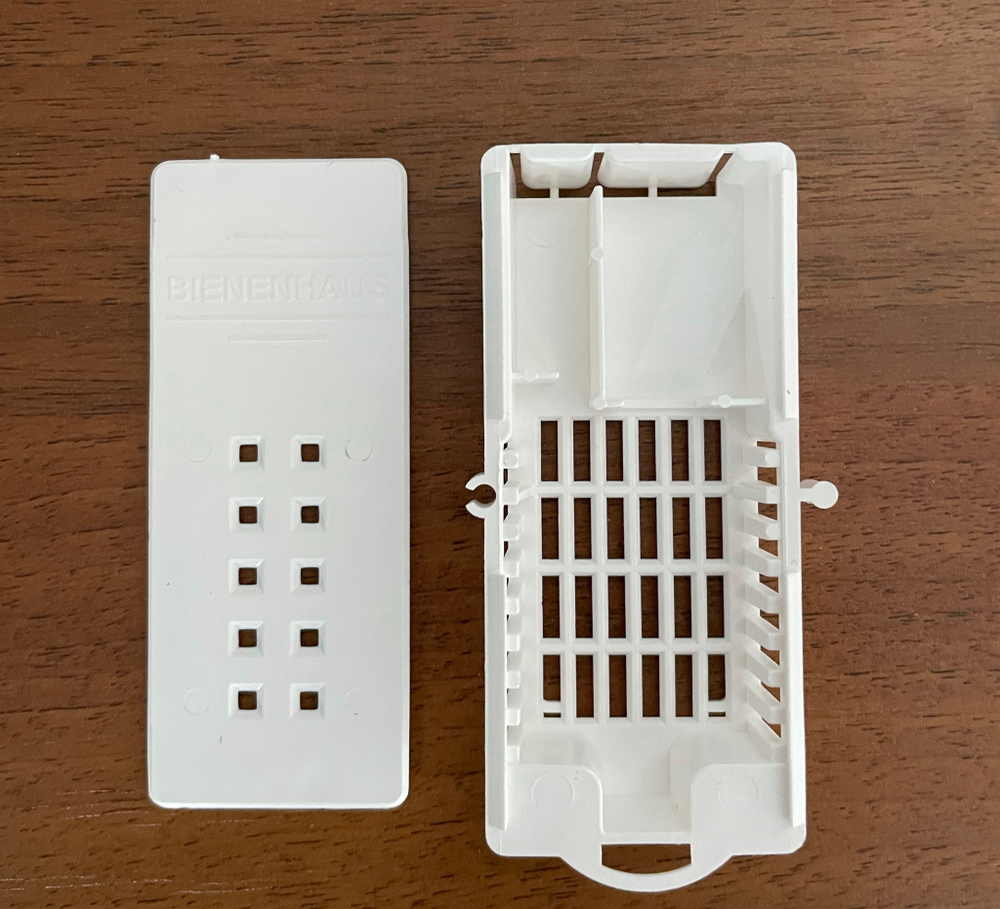 Клеточка для транспортировки маток Малая (100шт.)