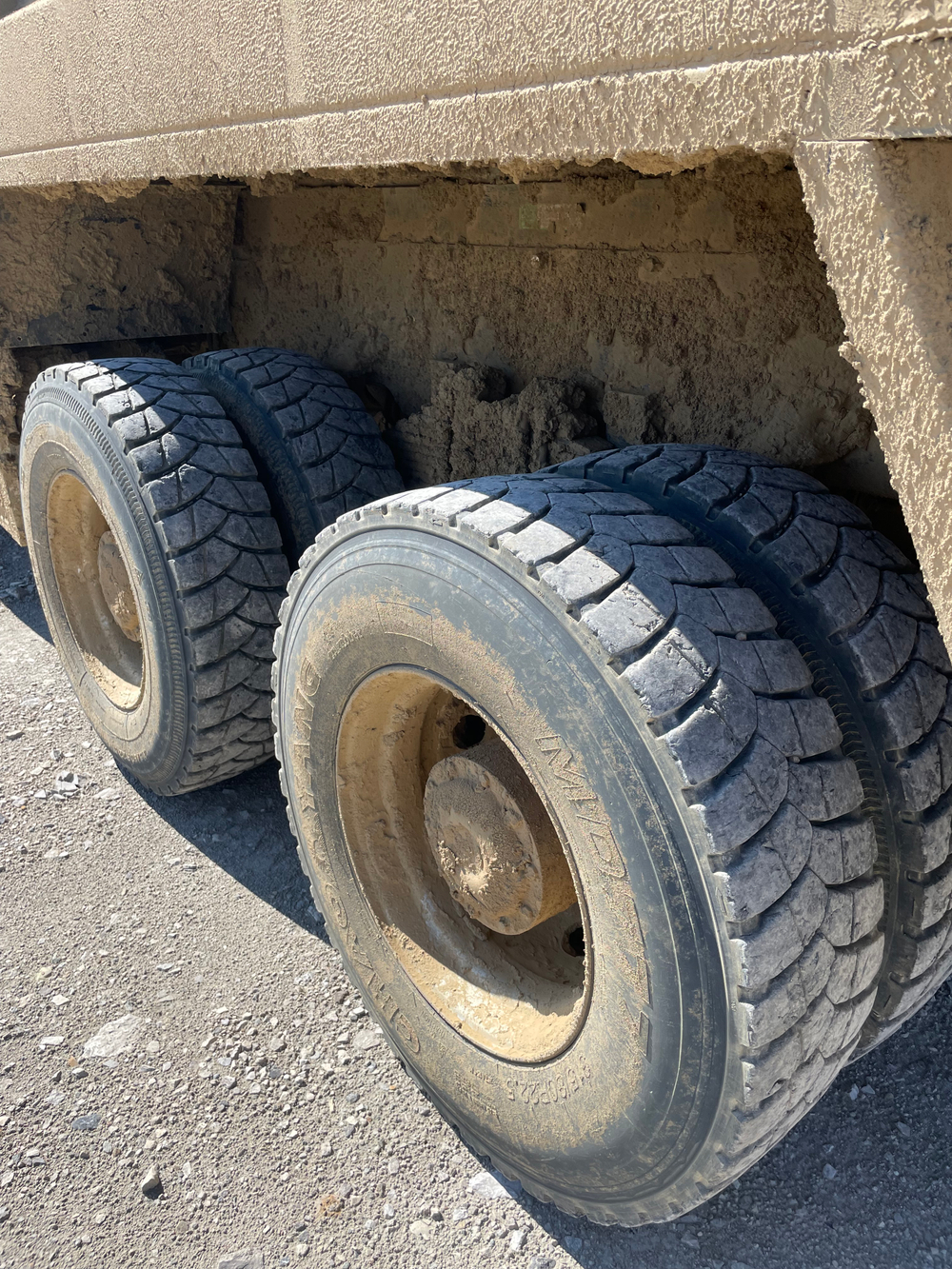 Shacman (Shaanxi) SX* 6x6 Самосвал SX32586T385 (Дизельный, 11,6 л, 369 л.с., МТ)