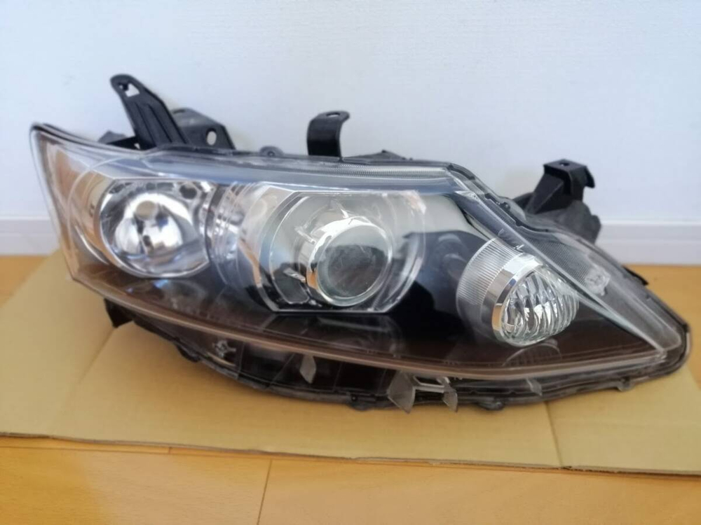 фара правая Toyota Allion NZT260 ZRT265 20-452