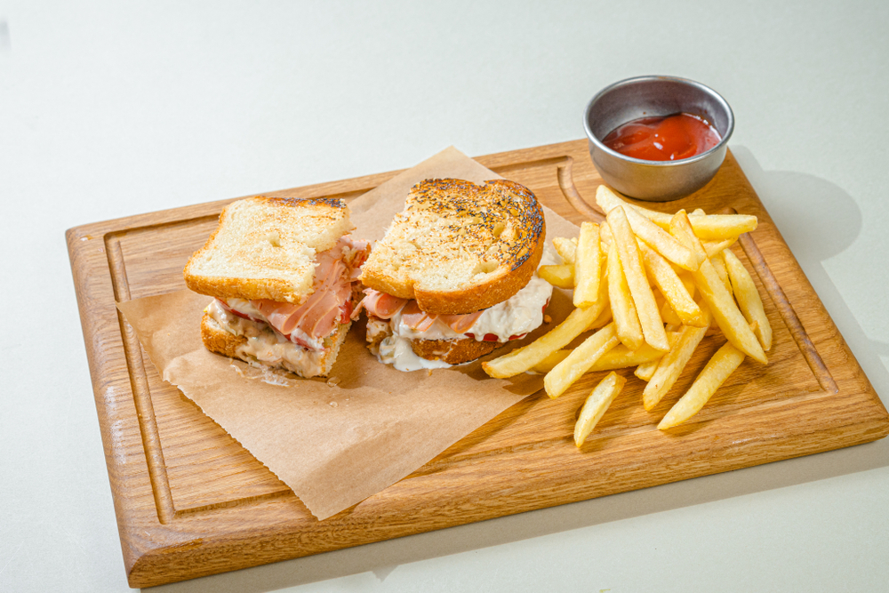 Сэндвич с мортаделлой