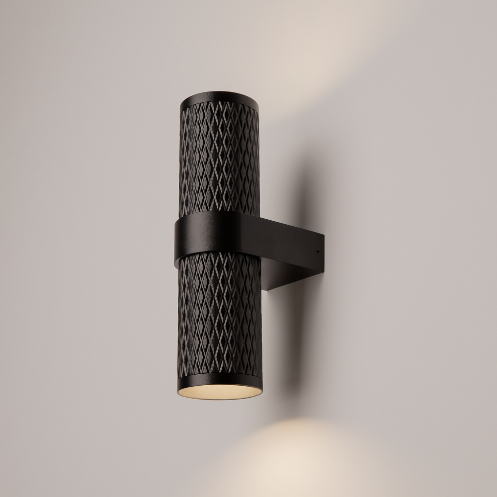 Настенный светильник (бра) Maytoni C069WL-02B