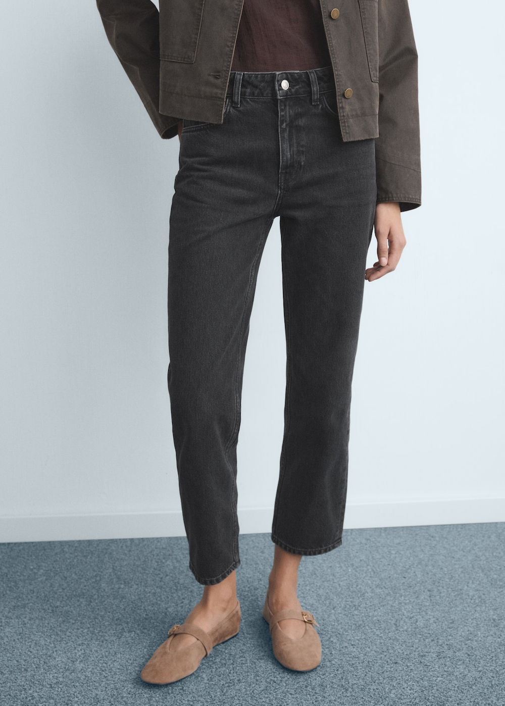 Прямые джинсы с посадкой на талии