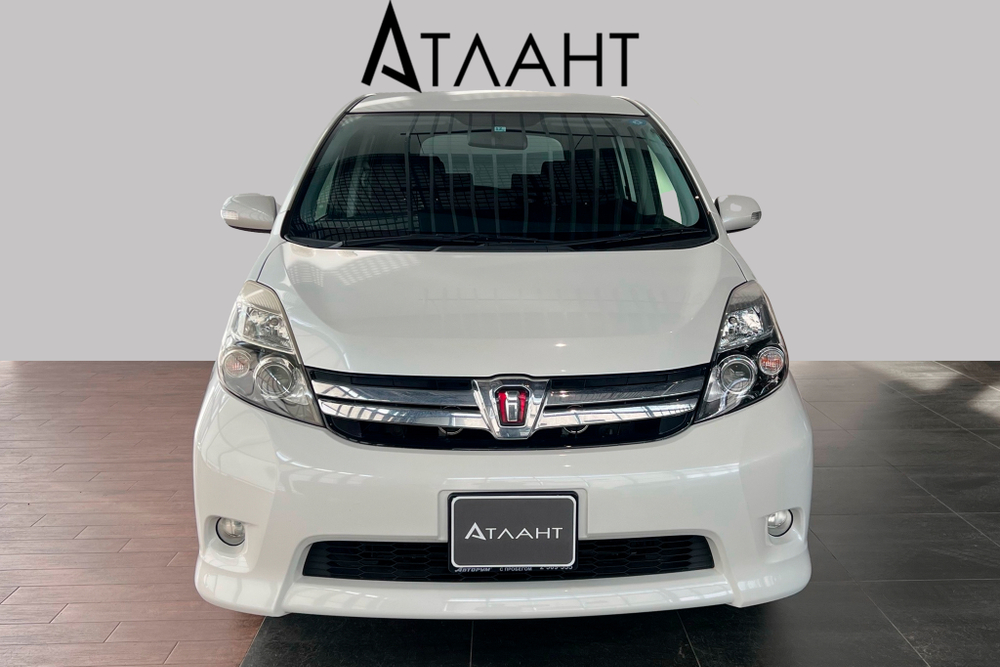 Toyota Isis, 2012 год