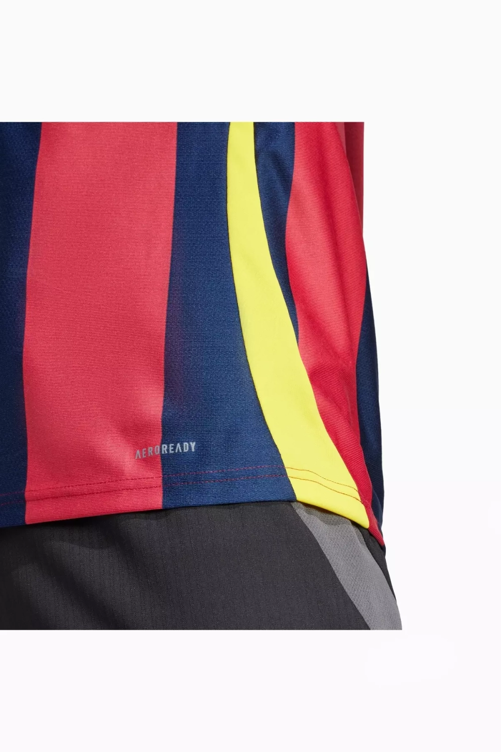 Футболка adidas Striped 24