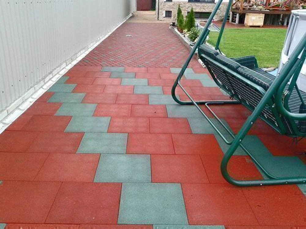 Резиновая плитка 100х100х2 см Черная