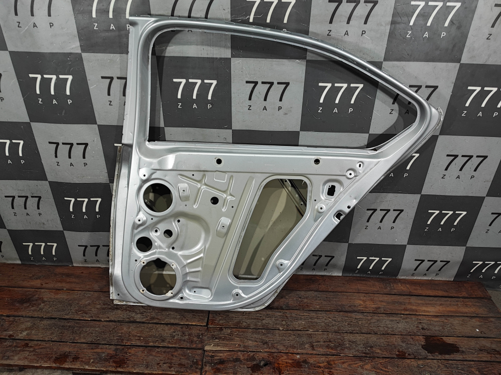 Дверь задняя правая Skoda Octavia 3 (A7) 13-20 Б/У Оригинал 5E5833052A