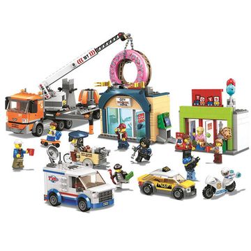 Конструктор Cities "Открытие магазина по продаже пончиков", 848дет.