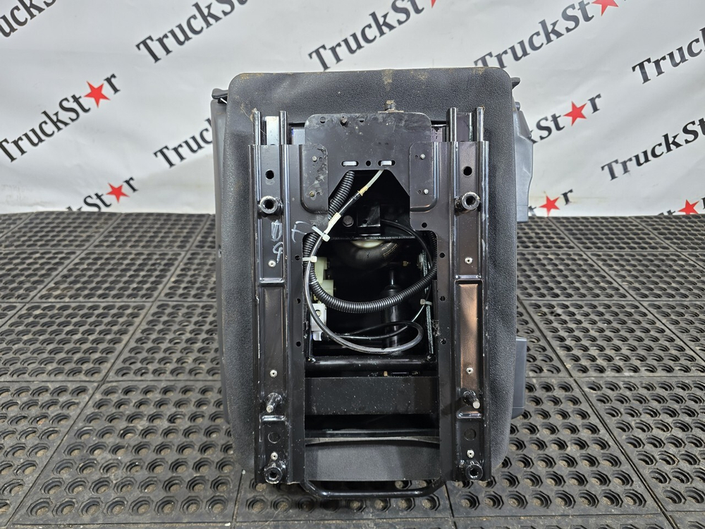 Сиденье пассажирское пневматическое 2023г.