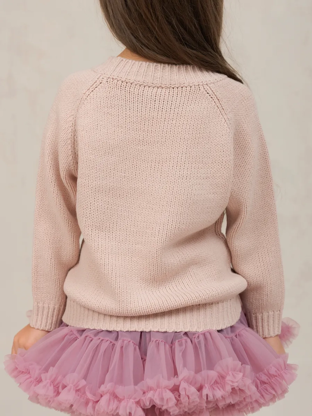 Джемпер вязаный для девочки с вышивкой