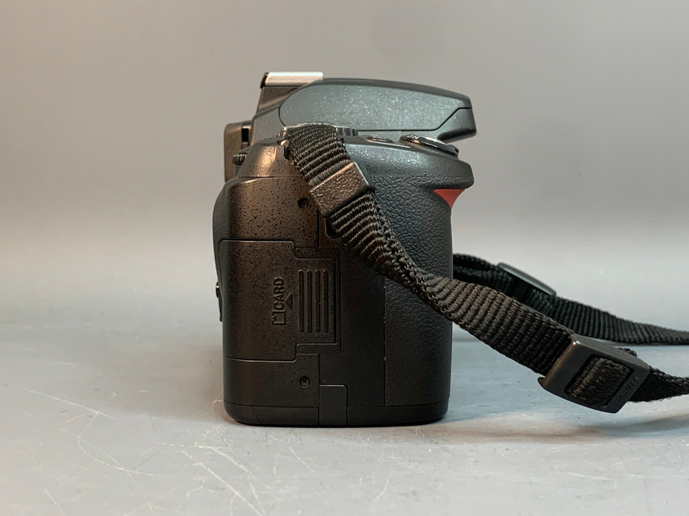 Nikon D40 kit 18-55mm 3.5-5.6G II ED 13.200