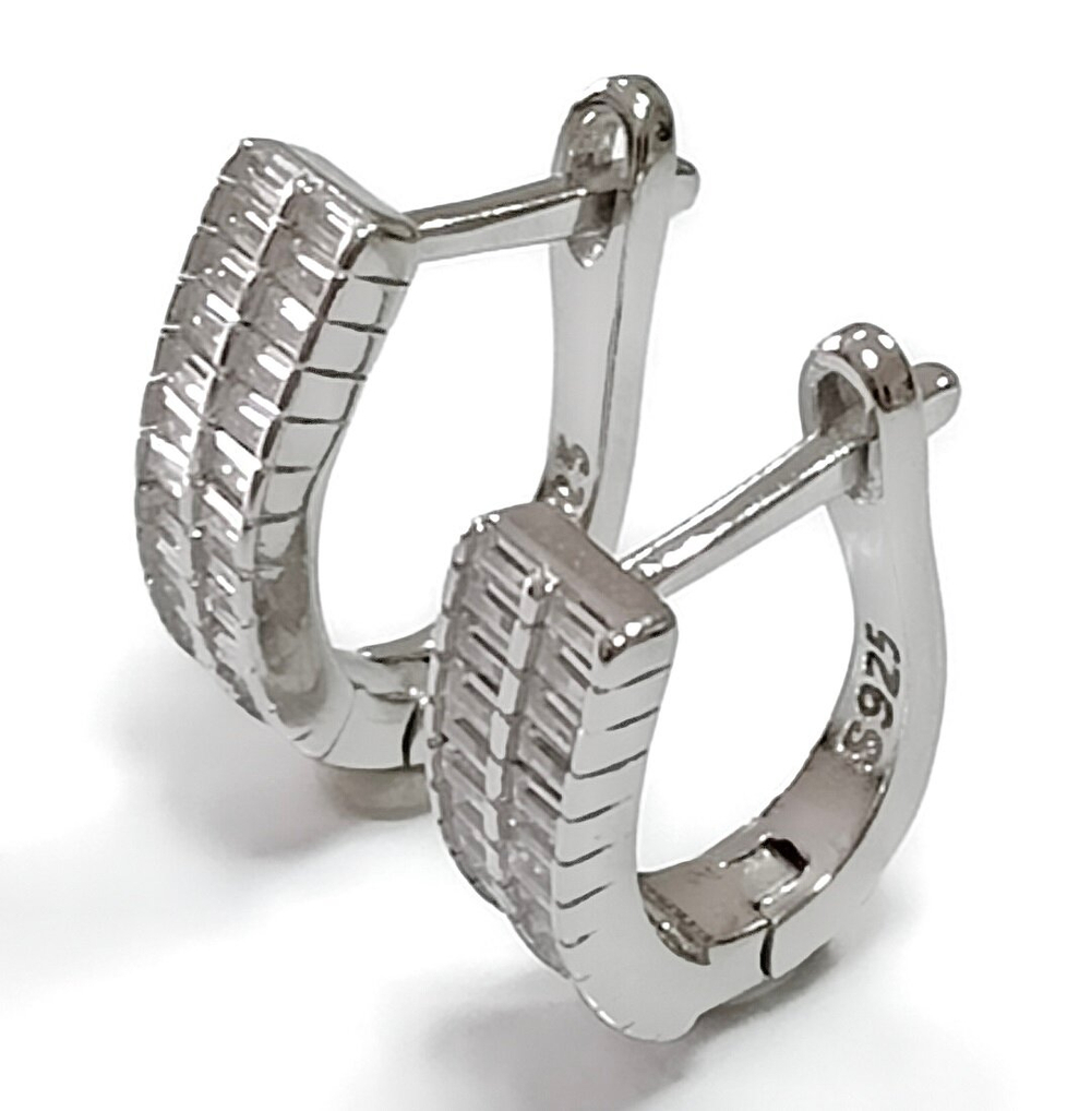 Ювелирные серьги из серебра с фианитами