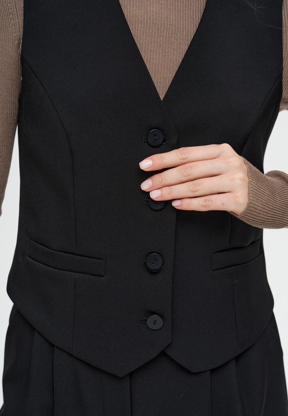 Жилет приталенный