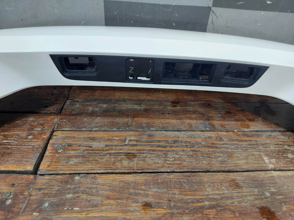 Накладка крышки багажника Jetour Dashing 22-нв Б/У Оригинал F165608170CADQ