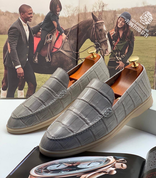 Лоферы Loro Piana из кожи крокодила