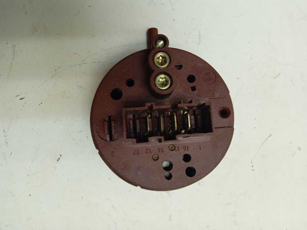 WFC1662OE кт8 Датчик уровня воды для стиральных машин Bosch, Siemens 188428 б/у