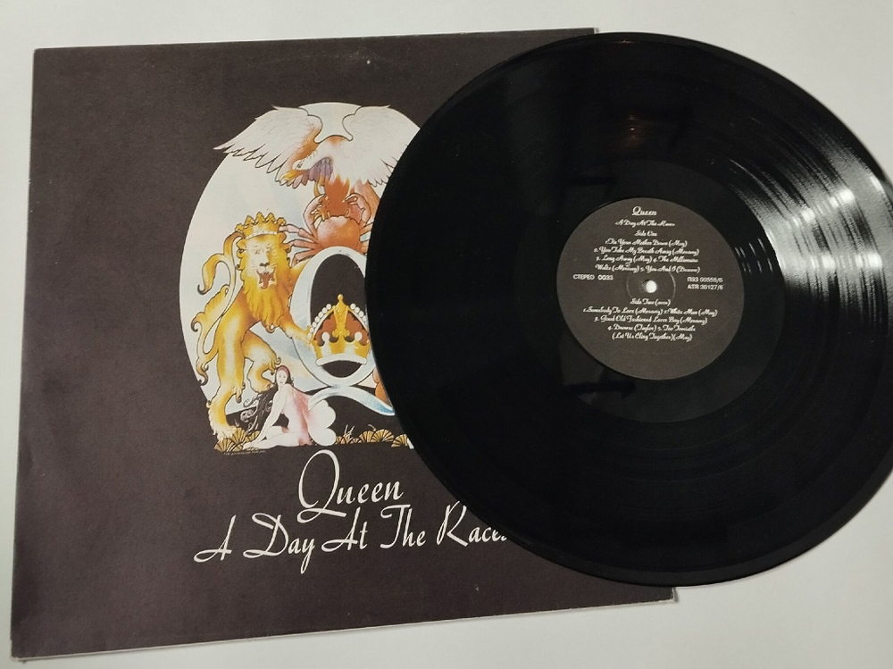 Винтажная виниловая пластинка LP Queen A Day At The Races (Россия 1993)
