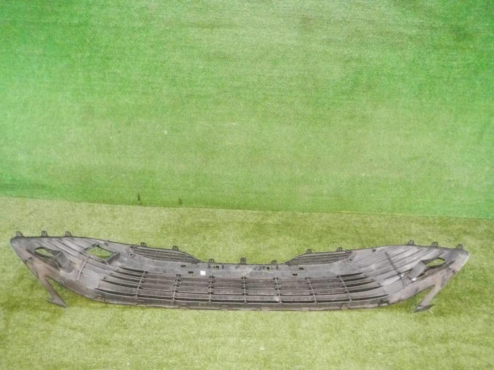 Решетка переднего бампера Toyota Camry xv70 (2017-2021)