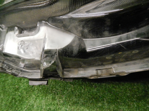 Битая Фара правая Subaru XV 2 GT (2017-2021) LED