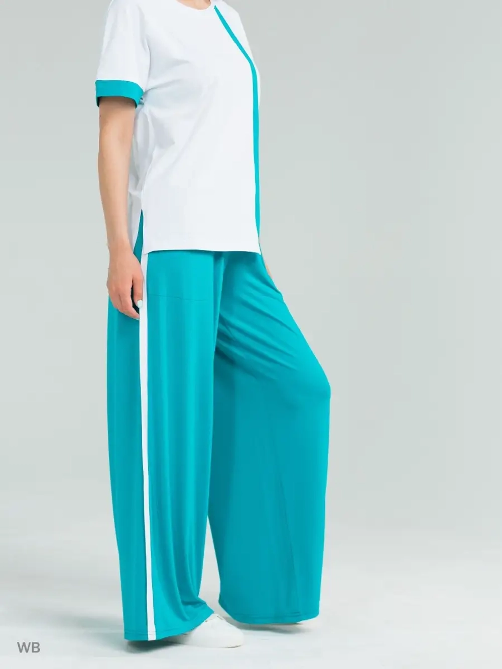 Костюм трикотажный оверсайз с широкими брюками