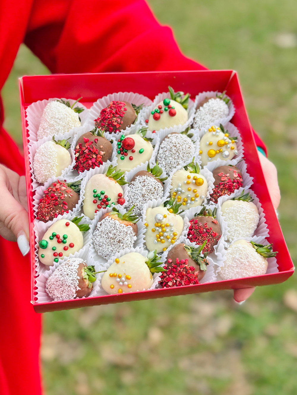 Клубника в шоколаде «Волшебство», 16-25 ягод