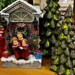 Дети поют возле дома 23 см