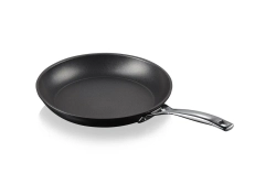 Le Creuset Сковорода PRO с антипригарным покрытием 28см
