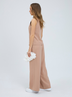 Костюм нарядный двойка брючный с жилеткой бежевый