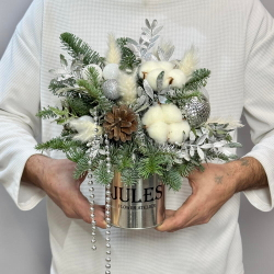 «Хром» композиция из нобилиса (ели) с декором