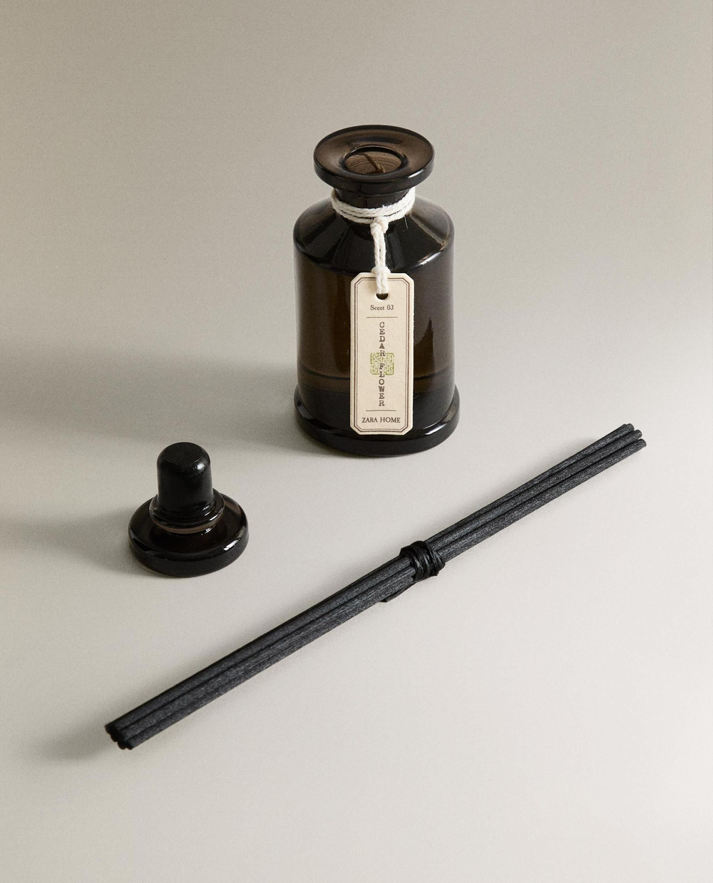 Zara Home - Освежитель воздуха mikado cedar flower, 100 мл