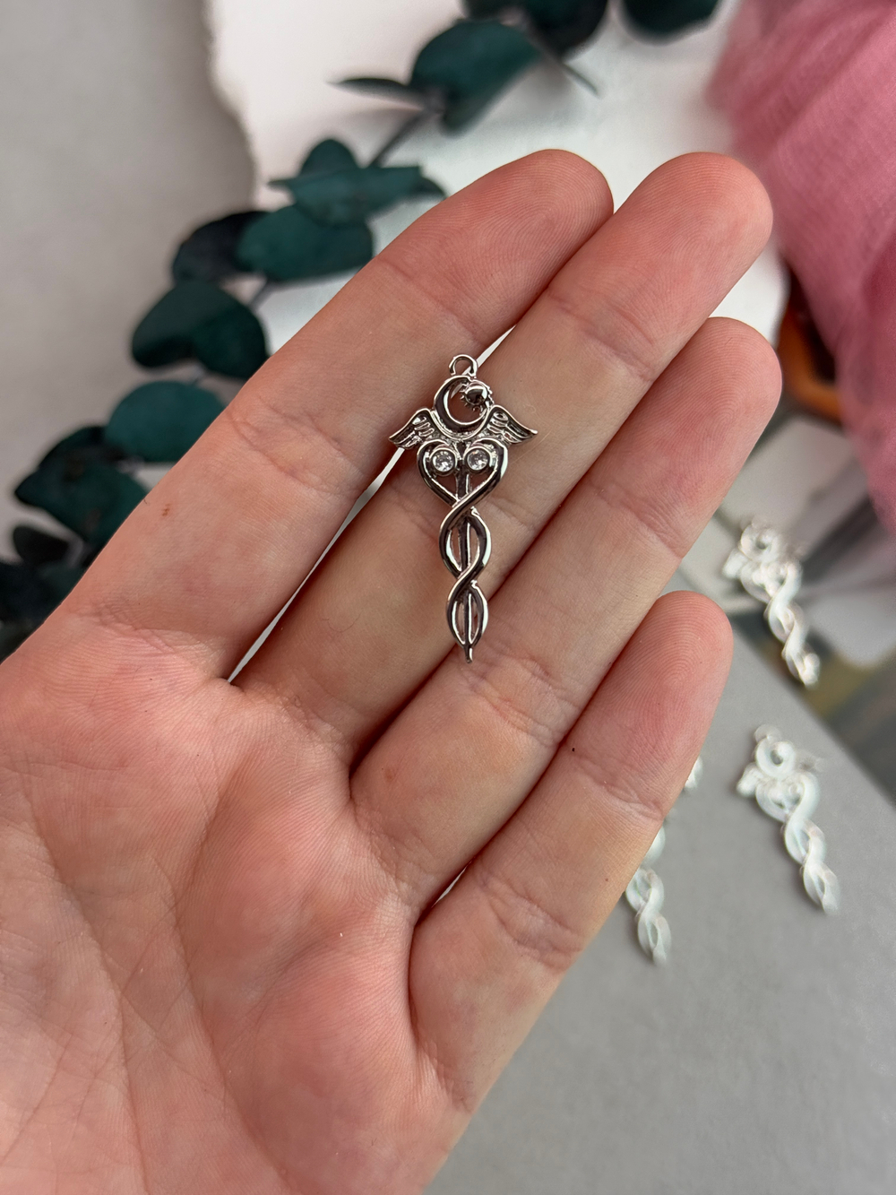 Подвеска "Скипетр Сейлор Мун" с фианитами 31*15 мм, родий