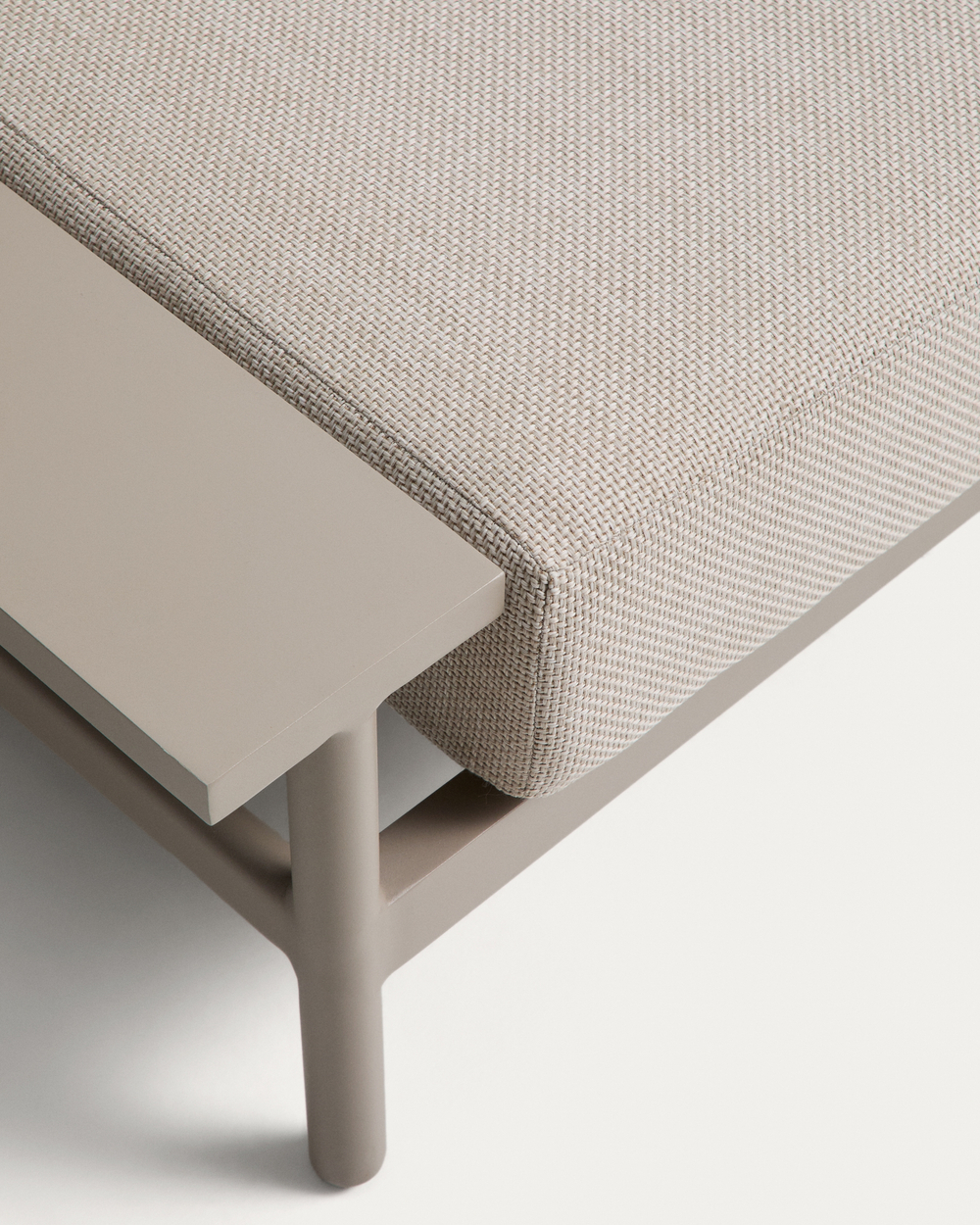 Трехместный уличный диван Vathi с левым шезлонгом цвета таупе, 250 x 159 см