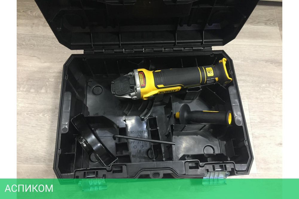 Угловая шлифмашина DeWalt DCG405NT