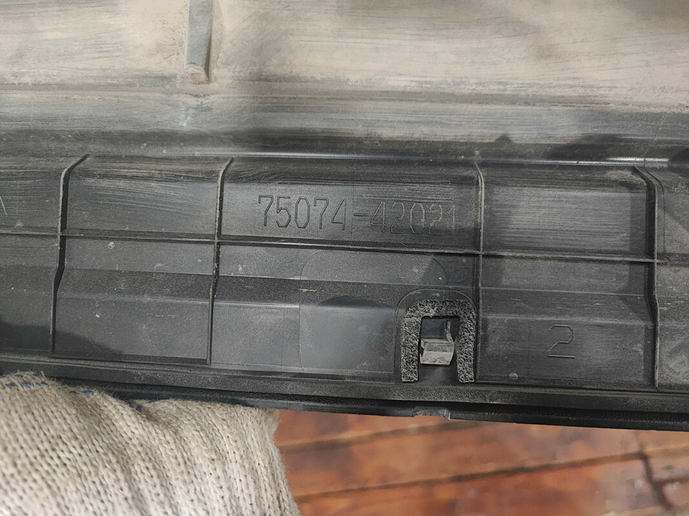 Накладка двери передней левой Toyota RAV4 (XA40) 15-19 Б/У Оригинал 7507442021