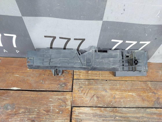 Кронштейн радиатора левый BMW 1-Series (F20) 11-20 Б/У Оригинал 17117600536