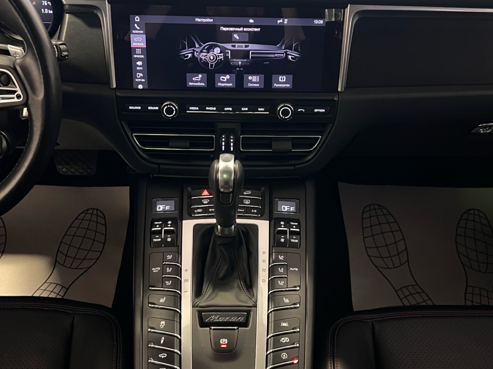 Porsche Macan, 2021 год