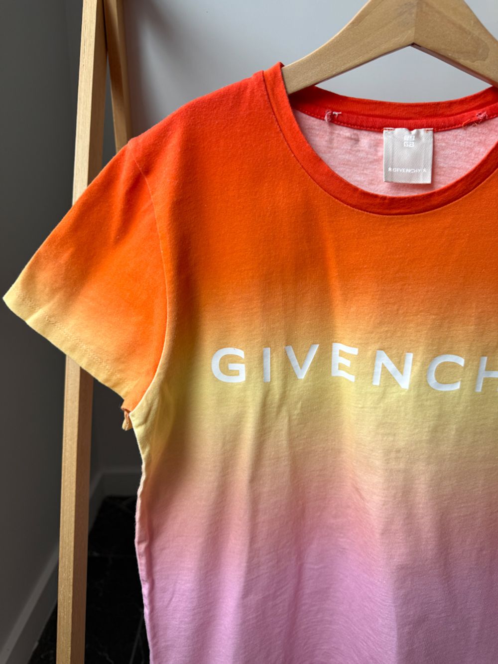 Костюм Givenchy, 140