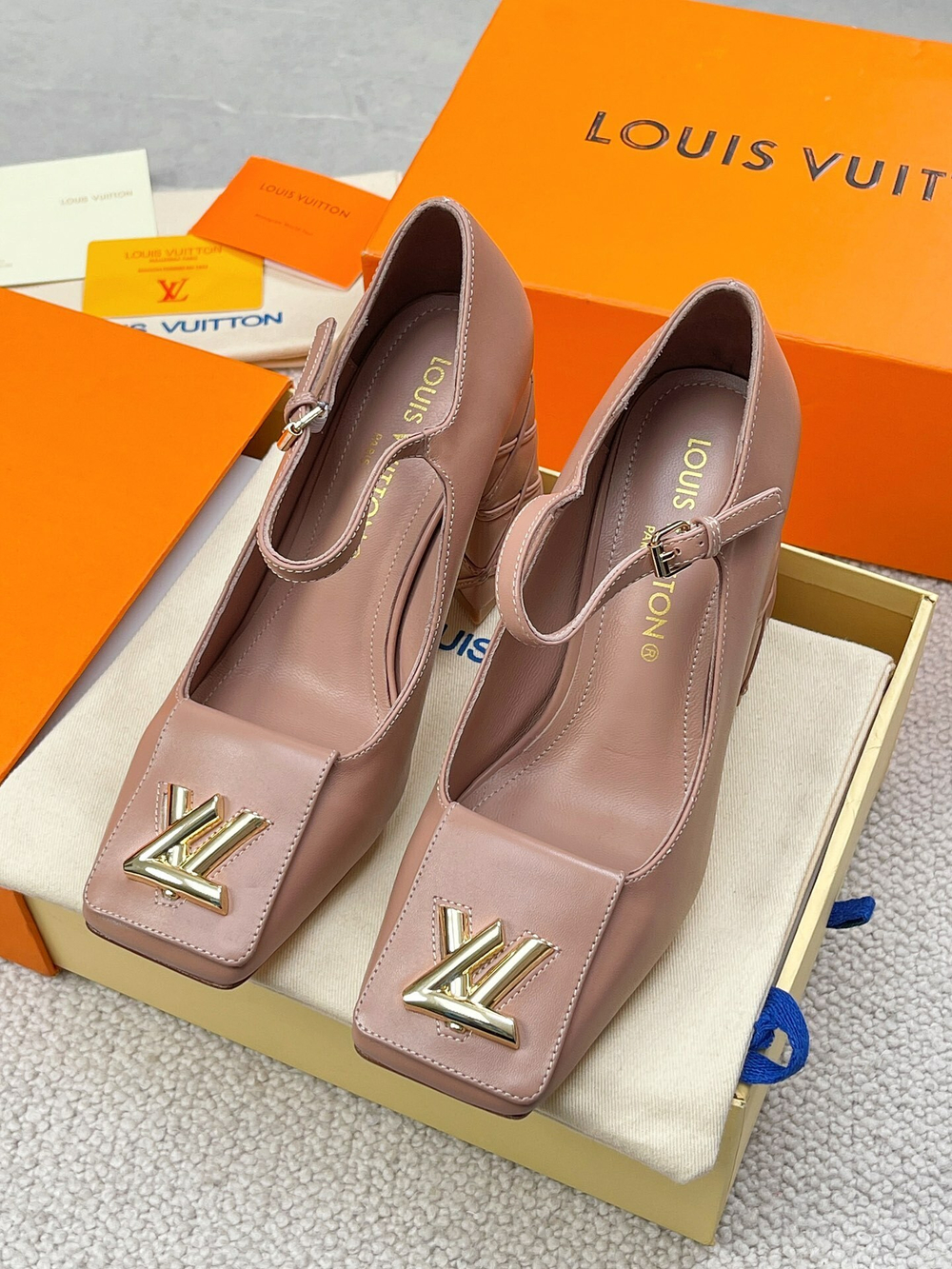 Louis Vuitton Shake Pump
