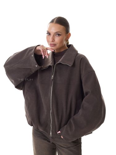 Объемная куртка шоколадного цвета из замши