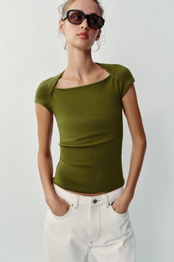 ZARA ФУТБОЛКА С КВАДРАТНЫМ ВЫРЕЗОМ, ОЛИВКОВЫЙ