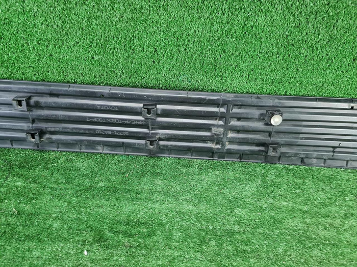 Накладка подножки правая Toyota Land Cruiser 300 (2021-н.в.)