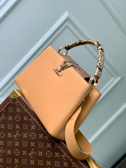 Louis Vuitton Capucines MM