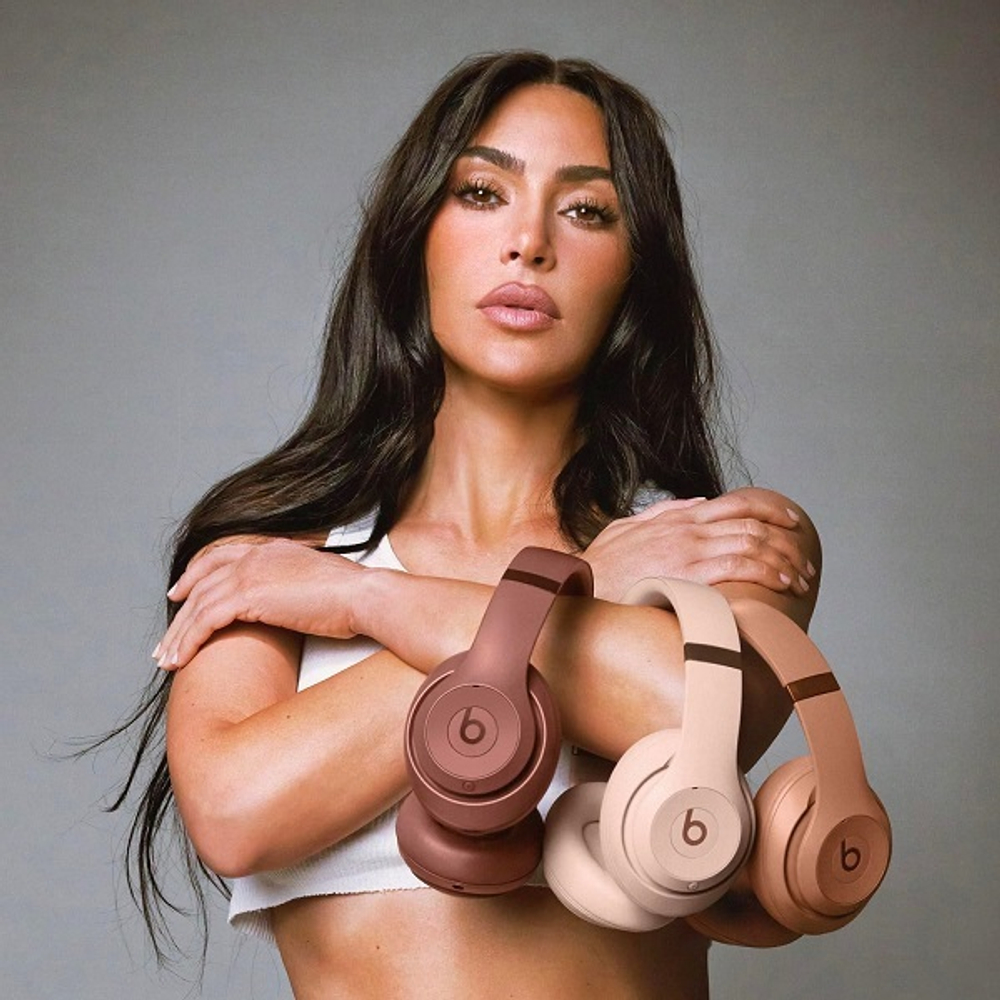 Беспроводные наушники Beats Studio Pro (Kim Kardashian), Moon, бежевый