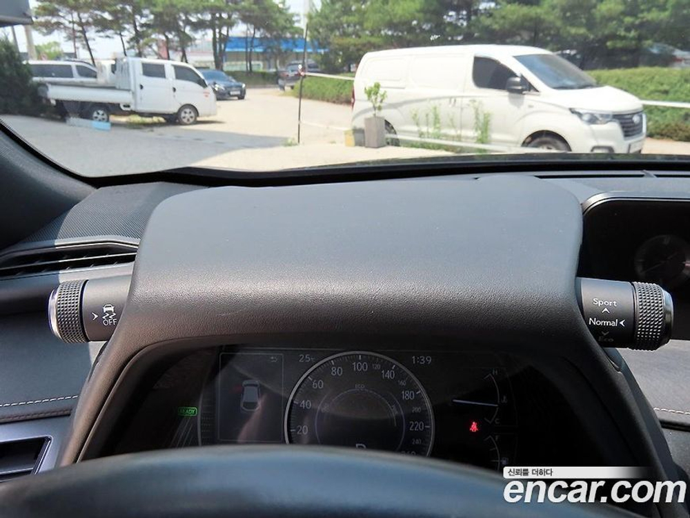 Lexus UX250h 2.0 2WD (09.2020)