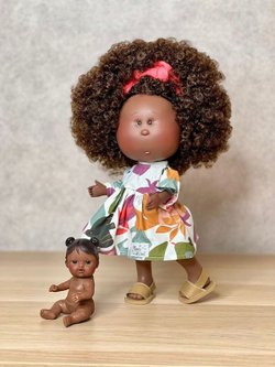 Кукла Nines виниловая 30см MIA CASE (3410A)